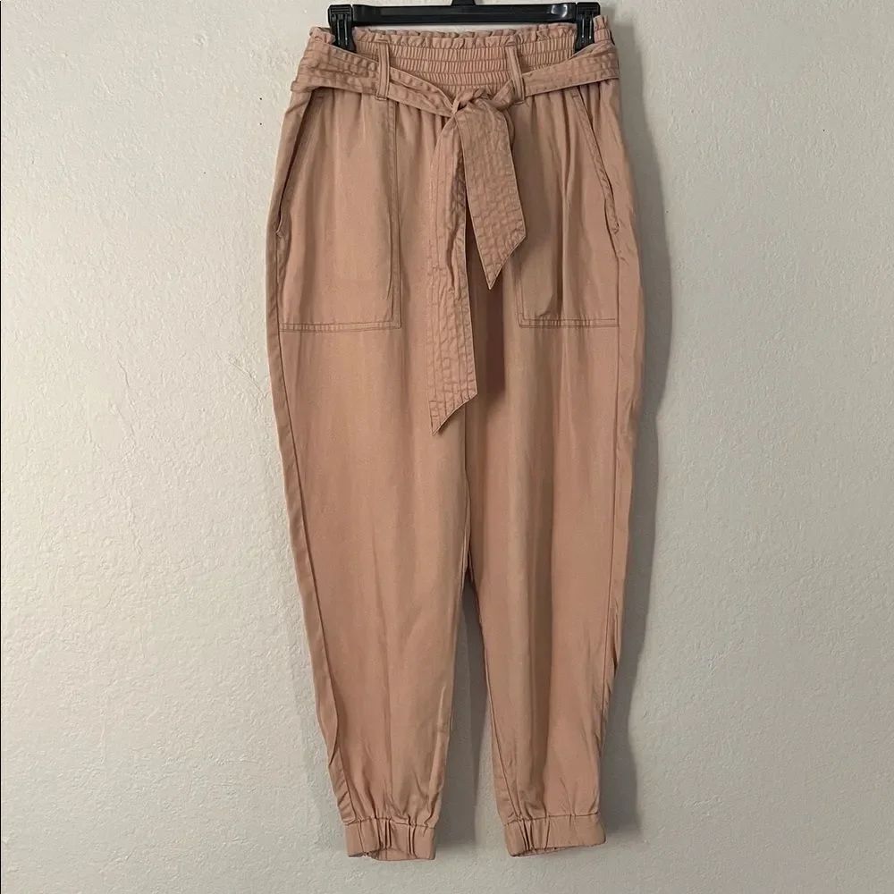 Like New! Abercrombie & Fitch Ultra High Rise Pull On Belted Joggers Tan In M